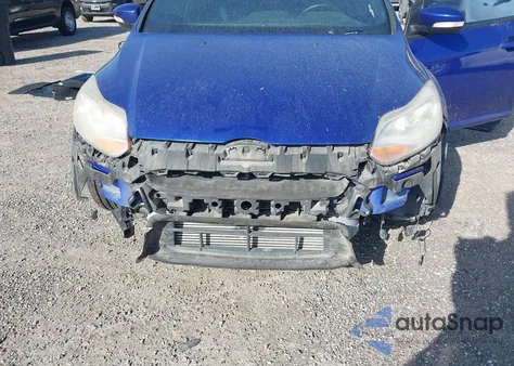 2014 Ford Focus St z USA, uszkodzony, nr VIN 1FADP3L97EL460275